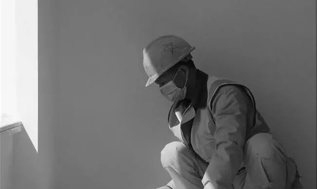 装柜师傅装柜子多少钱,安装柜子的师傅有多重要