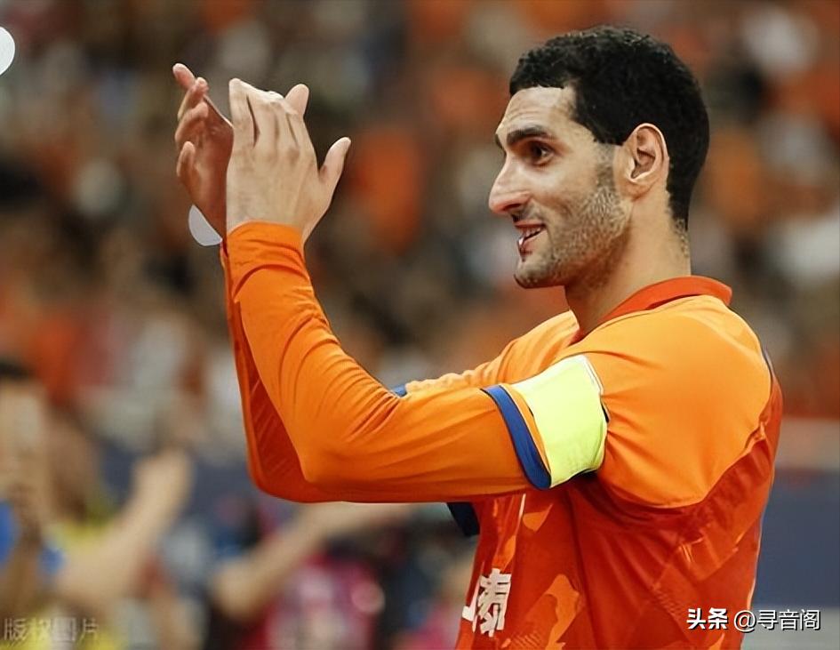 老队员年轻队员,看老队员如何在场上节省体力