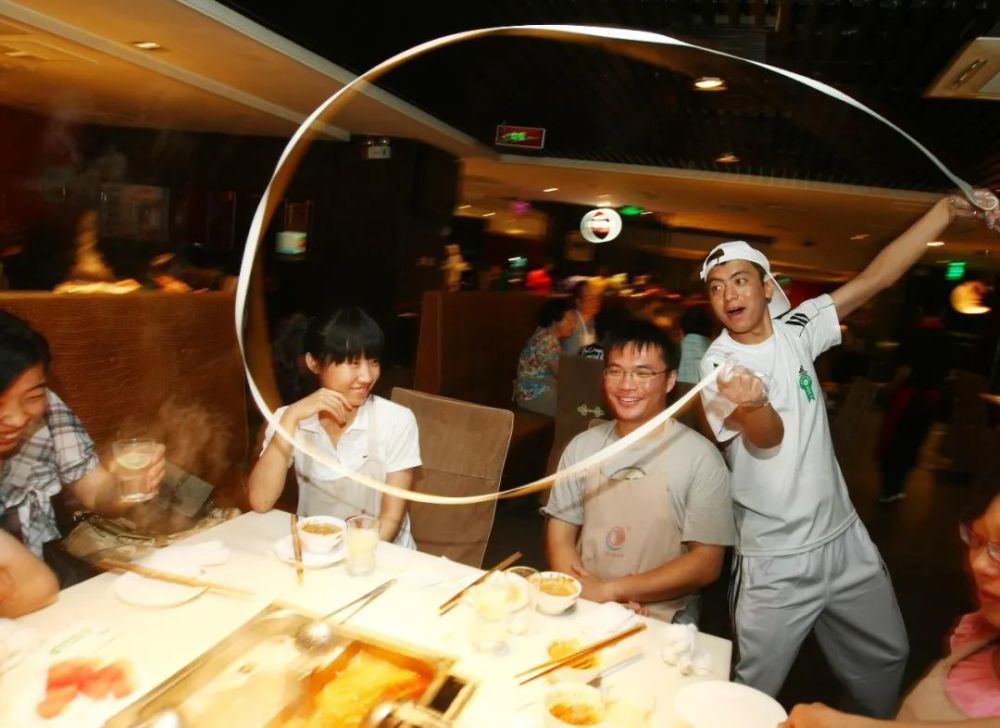 记者海底捞打工抖音,海底捞记者真实经历