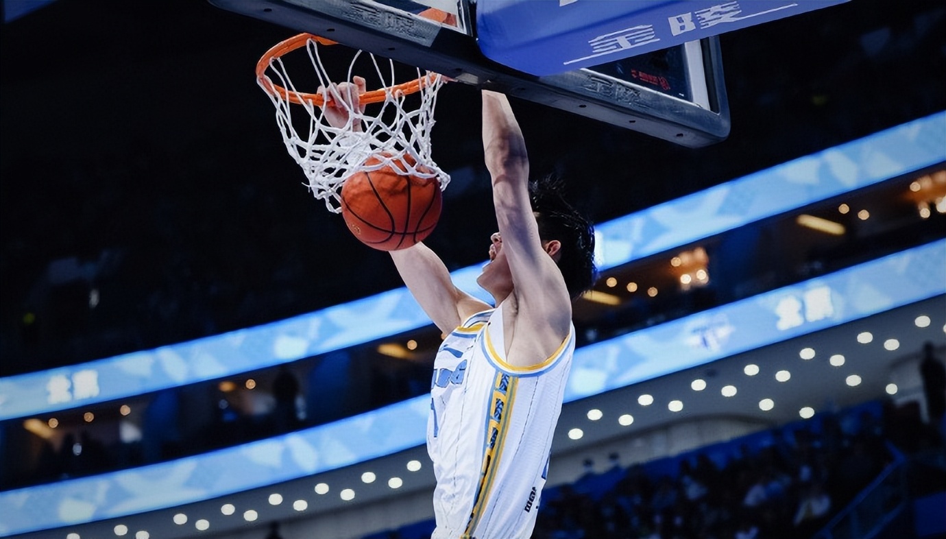 七位年轻前锋入选集训队！一个老将都不要，中国男篮刮起青春风暴