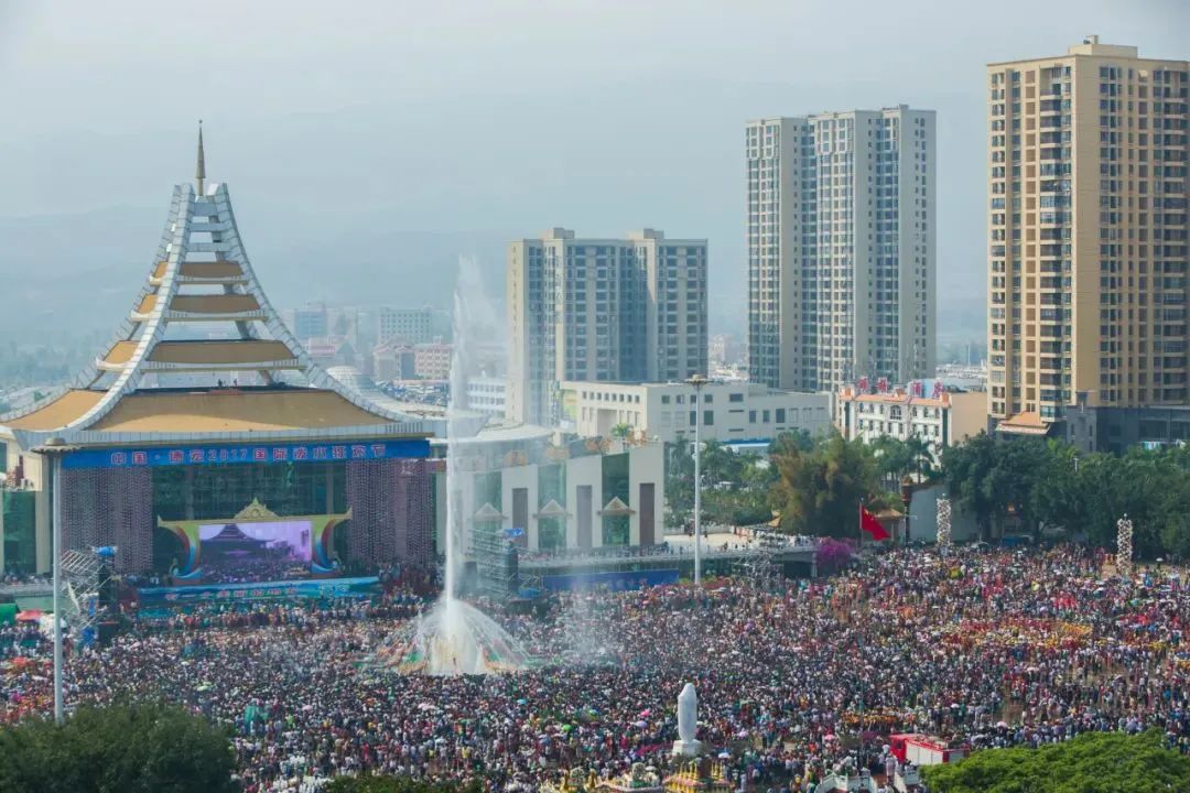 云南四月各地泼水节狂欢全攻略,2023年什么时候开始过泼水节