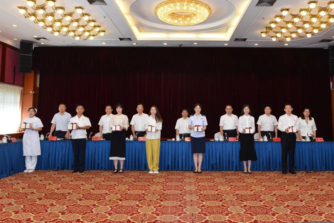 青岛市学习习*平近**总书记《论*党**的青年工作》座谈会召开