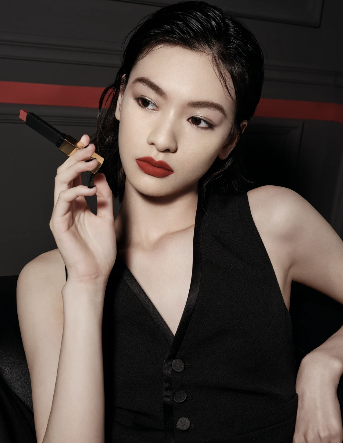 适合黄皮涂的正红色色号,秋冬黄皮大牌口红色号推荐红棕色