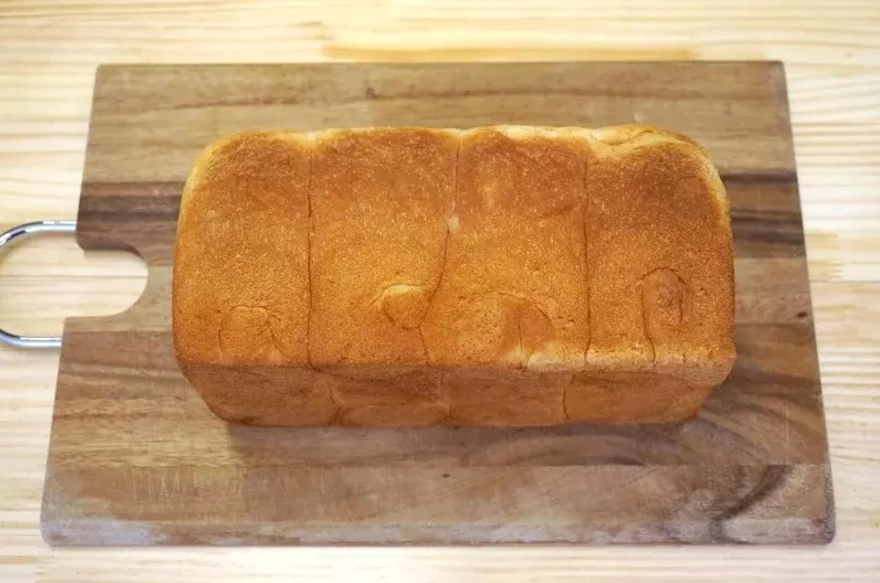 家里没有锯刀怎么切蛋糕胚,吐司怎么切片没有锯齿刀