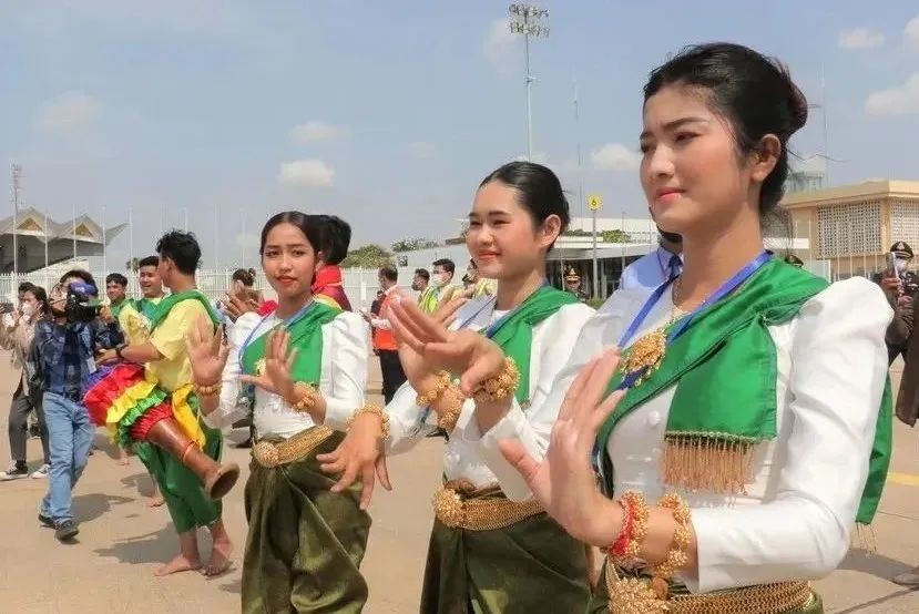 勒索殴打中国游客，公然张贴“禁止中国人进入”，如今报应来了