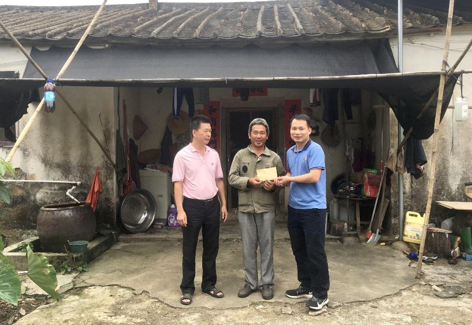 昆山公务员拟任公示名单，97年女大学生职位惹争议，官方霸气维护