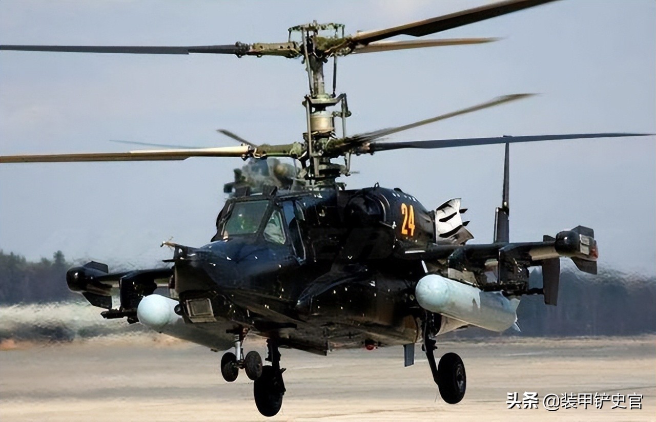 真牛人,好飞机!连扛18次攻击,迫降后拿枪作战最后全身而退