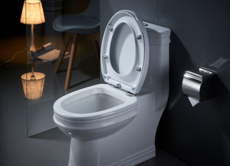 马桶法兰漏水导致楼下漏水,马桶听到漏水但是看不到哪里漏水