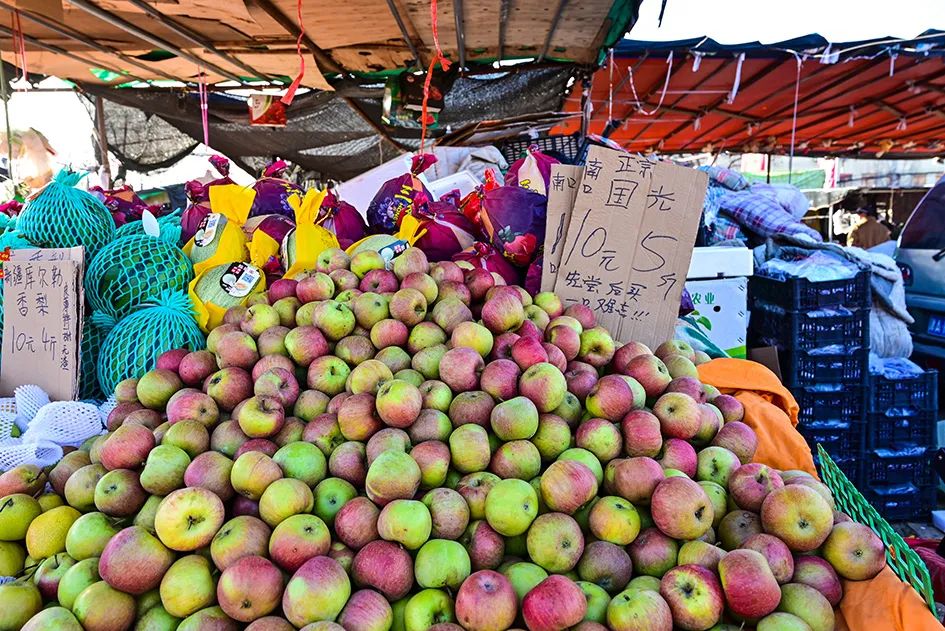 西山脚下的早市,闲逛最具人间烟火气的早市