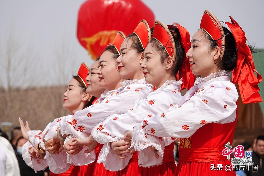 撞彩蛋、拔河、载歌载舞…中国俄罗斯族迎巴斯克节
