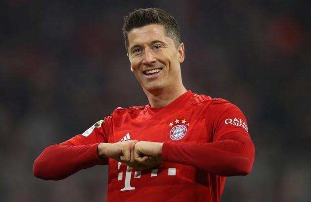 c罗莱万颁奖,c罗为莱万梅西投票2019