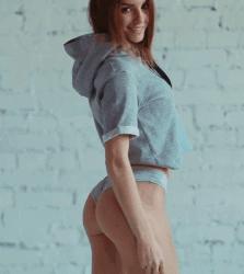 屁股太翘是缺什么,屁股越来越翘会不会有什么危险