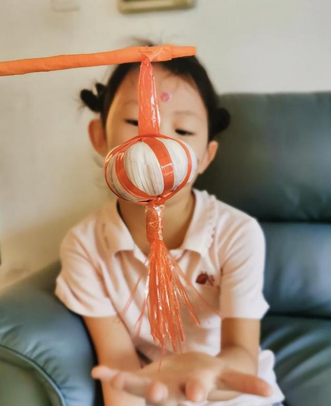 制作简易中秋灯笼儿童手工,家庭手工亲子制作中秋节灯笼