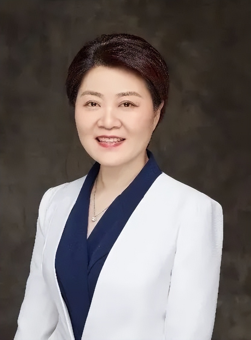 你的出现惊艳了时光温柔了岁月,一个惊艳了时光一个温柔了岁月