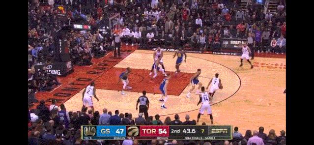 用一生来对抗傲慢与偏见，万字长文记录库里的乔丹精神