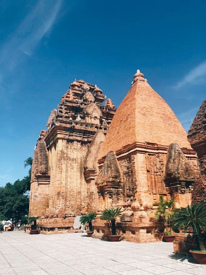 芽庄珊瑚岛海边 (东方夏威夷越南芽庄夜景)
