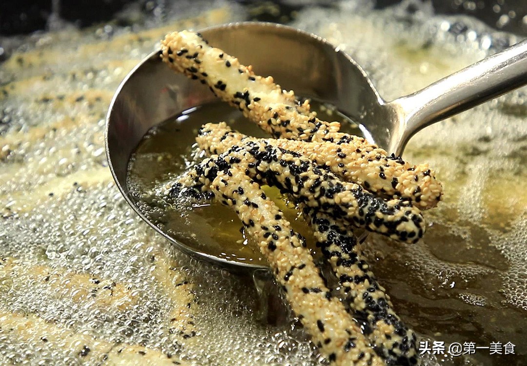 一碗面粉俩鸡蛋做低糖少油小零食,一碗面粉2勺糖做出小零食