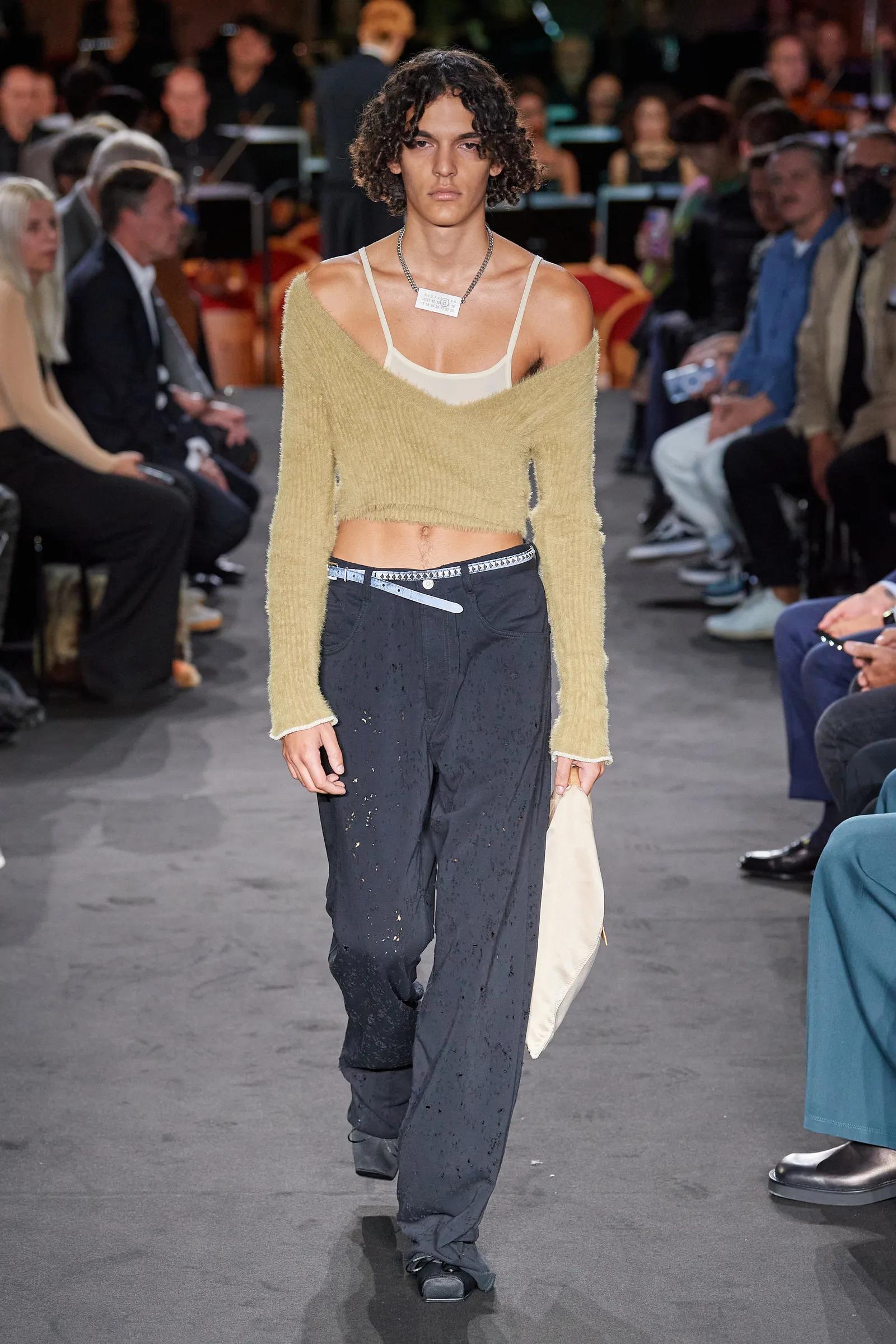 从《王冠》到《白莲花大饭店》，女主穿搭就是你23春夏时尚教科书