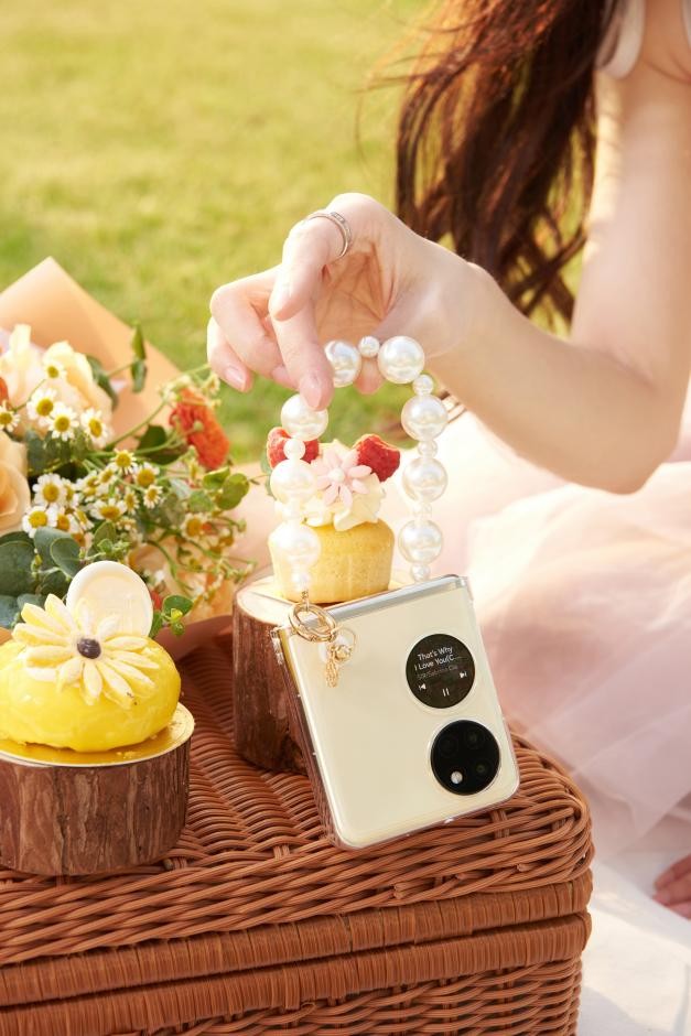 520不知如何送礼？选择华为PocketS组成情侣机，让浪漫超级加倍！