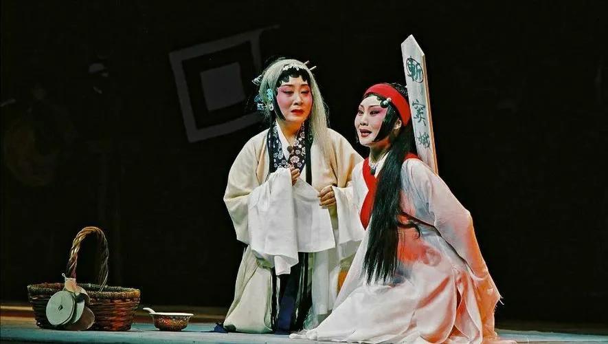 关汉卿一颗响当当的铜豌豆赏析,关汉卿的铜豌豆出自哪一部书