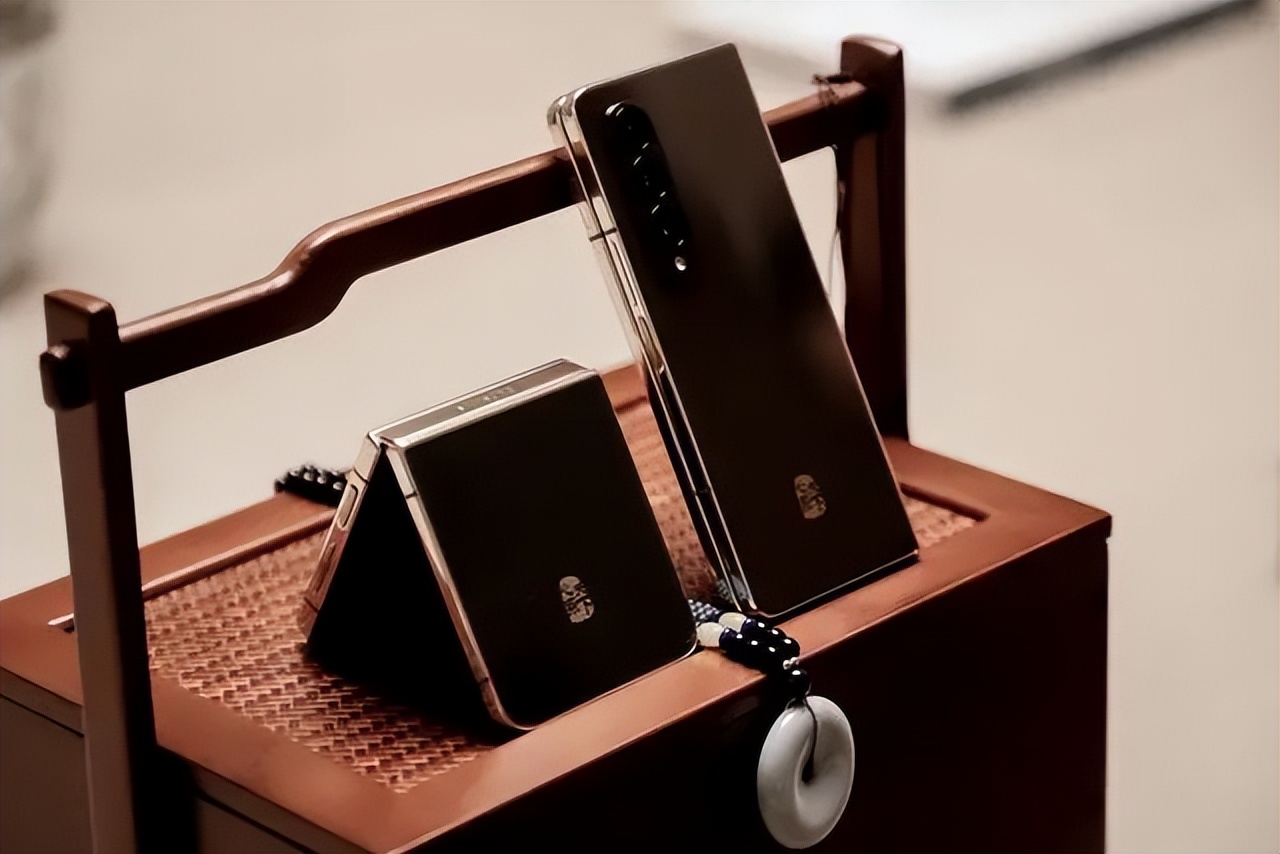 三星折叠屏手机目前价格,三星折叠屏手机正式开售