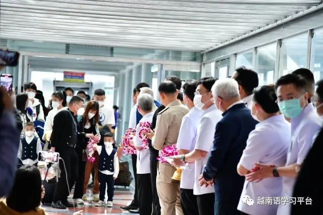 没有中国游客光顾，韩国一家大型商业中心倒闭