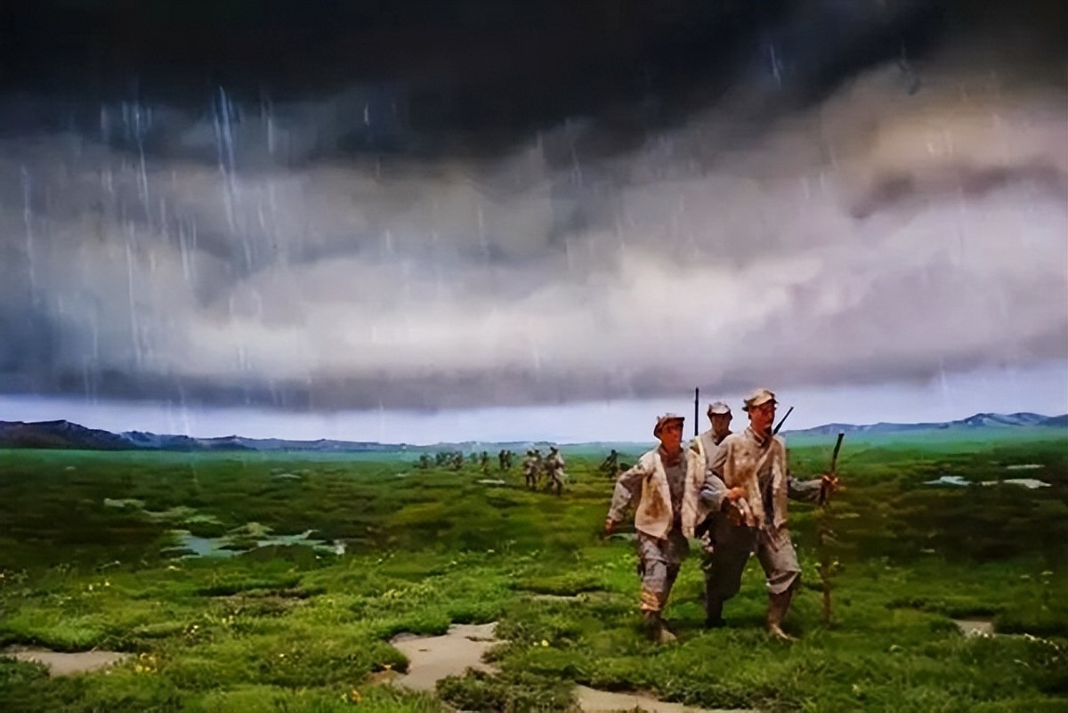 红军长征过草地有什么危险,长征时的草地危机四伏