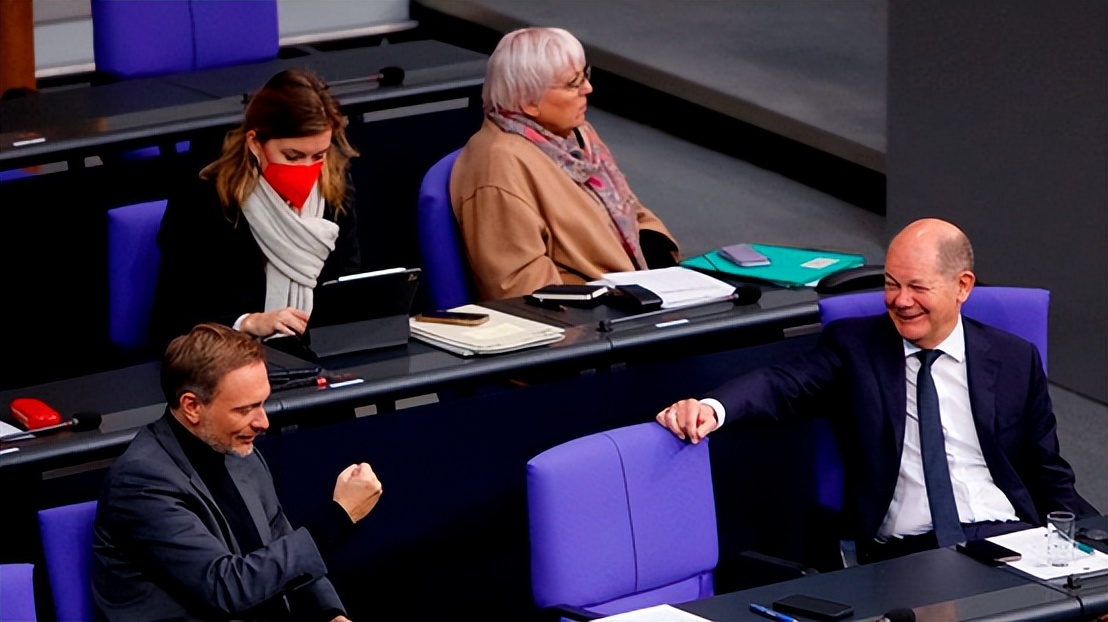 李铁8号足球公园,李铁8号足球公园发布会