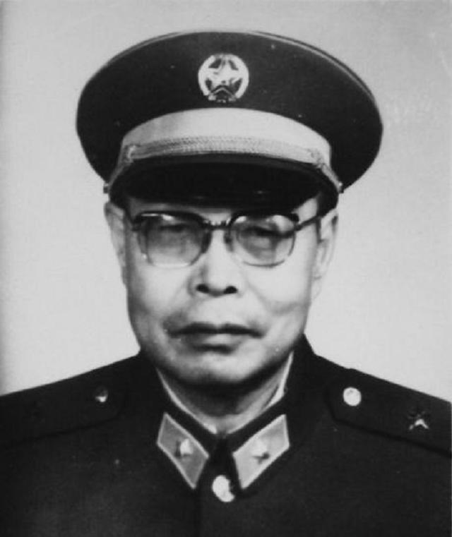 1953年，志愿军师长负伤后回家探亲，发现拉车的车夫就是父亲