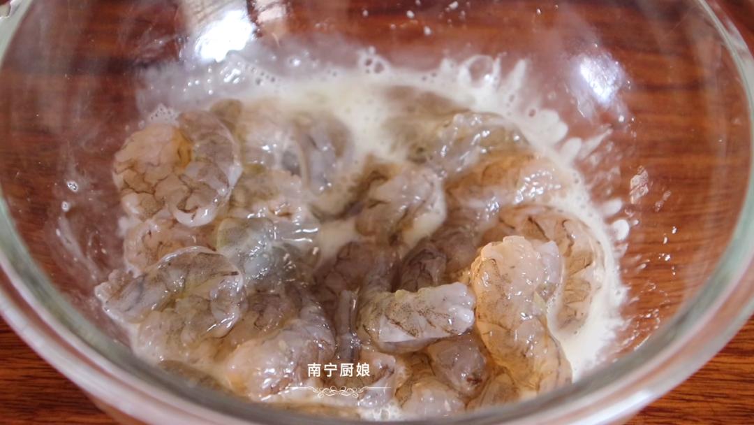 酒店式的滑蛋虾仁,五星级大酒店的滑蛋虾仁做法
