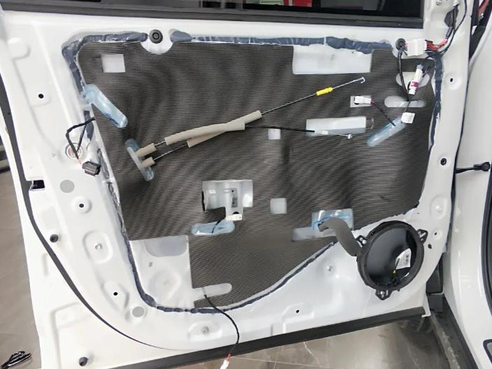 广汽传祺gs8两驱豪华智联版音响,22款广汽传祺gs8加装中置喇叭