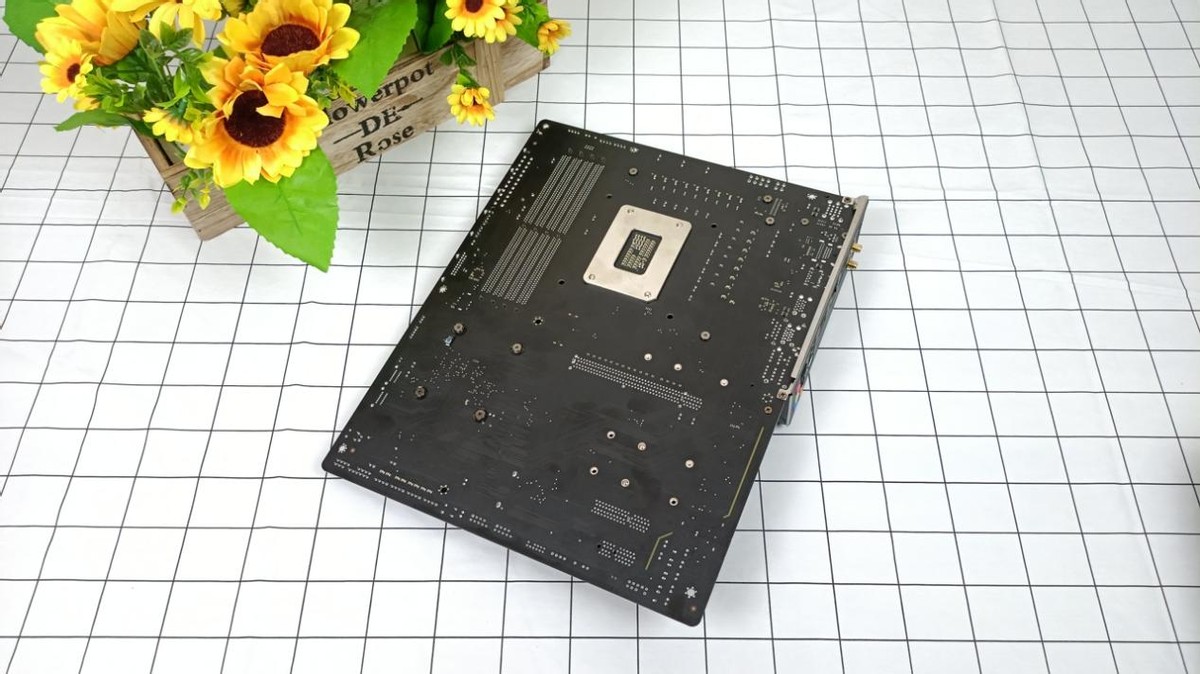 显卡价格还是没降,显卡价格不降