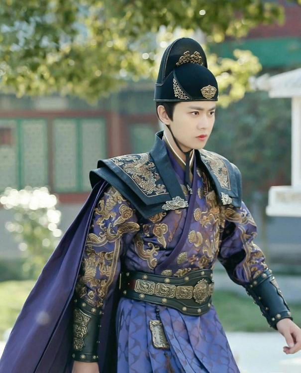 同一张脸差别可以有多大？一眼万年和丑爆屏幕全看造型师