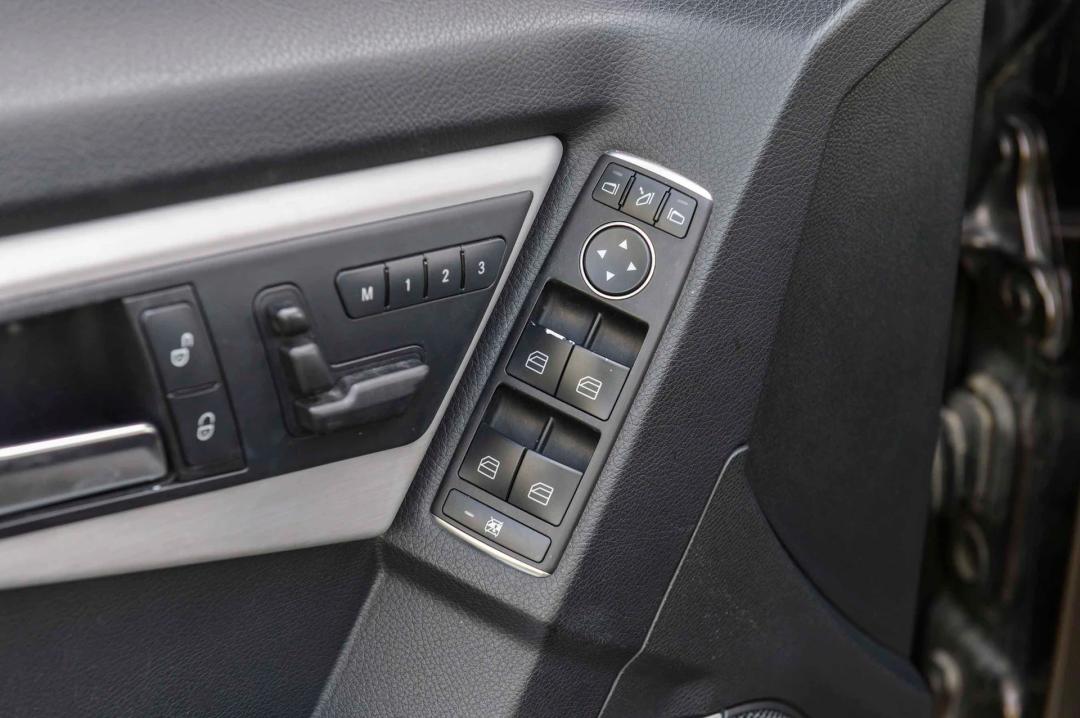 奔驰glc300动感型7座二手,二手奔驰glk300为什么便宜