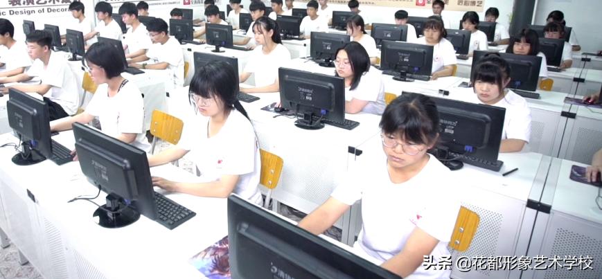 初中女生最吃香的十大技校专业,大专女生最吃香的十大专科专业