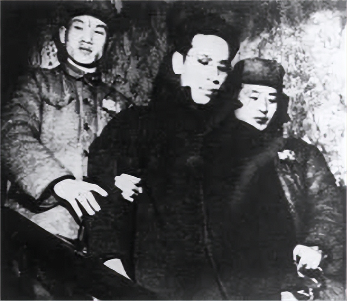 1951年奸商卖假药给志愿军，致1万多名战士身亡，主席：下追杀令