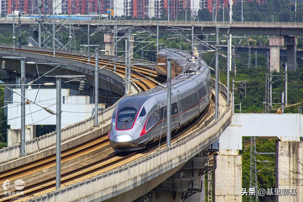 这么多年终于等来了，火车12306网站试行在线自选上中下铺服务