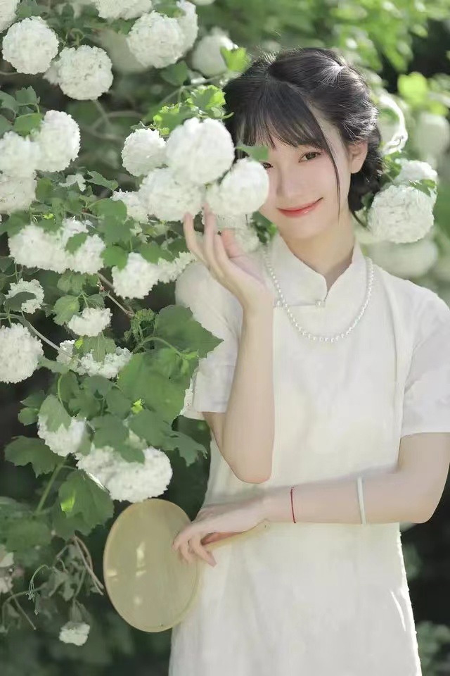 春盼草木发芽，夏盼植物生长