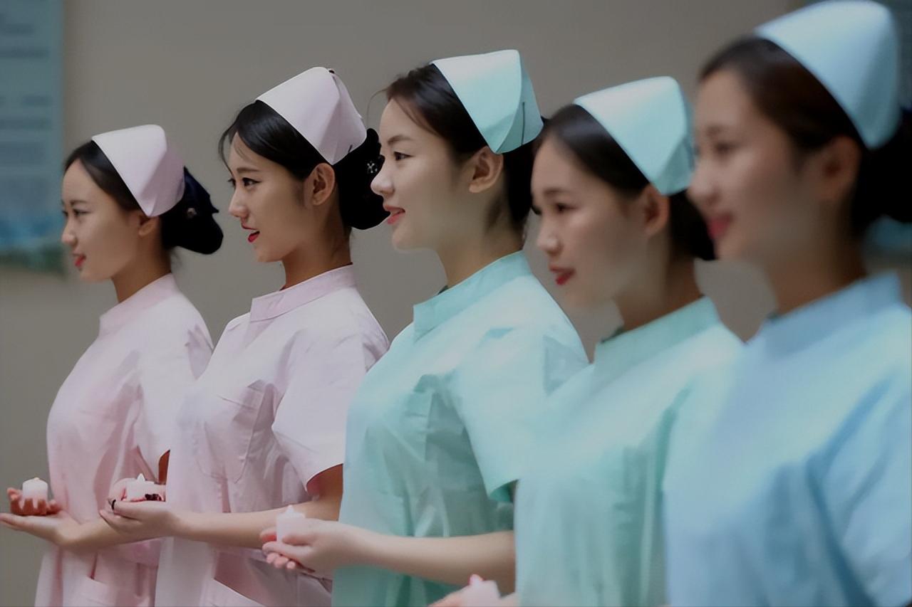 女护士在处理男患者隐私部位时，会不会感觉尴尬？不妨来了解一下