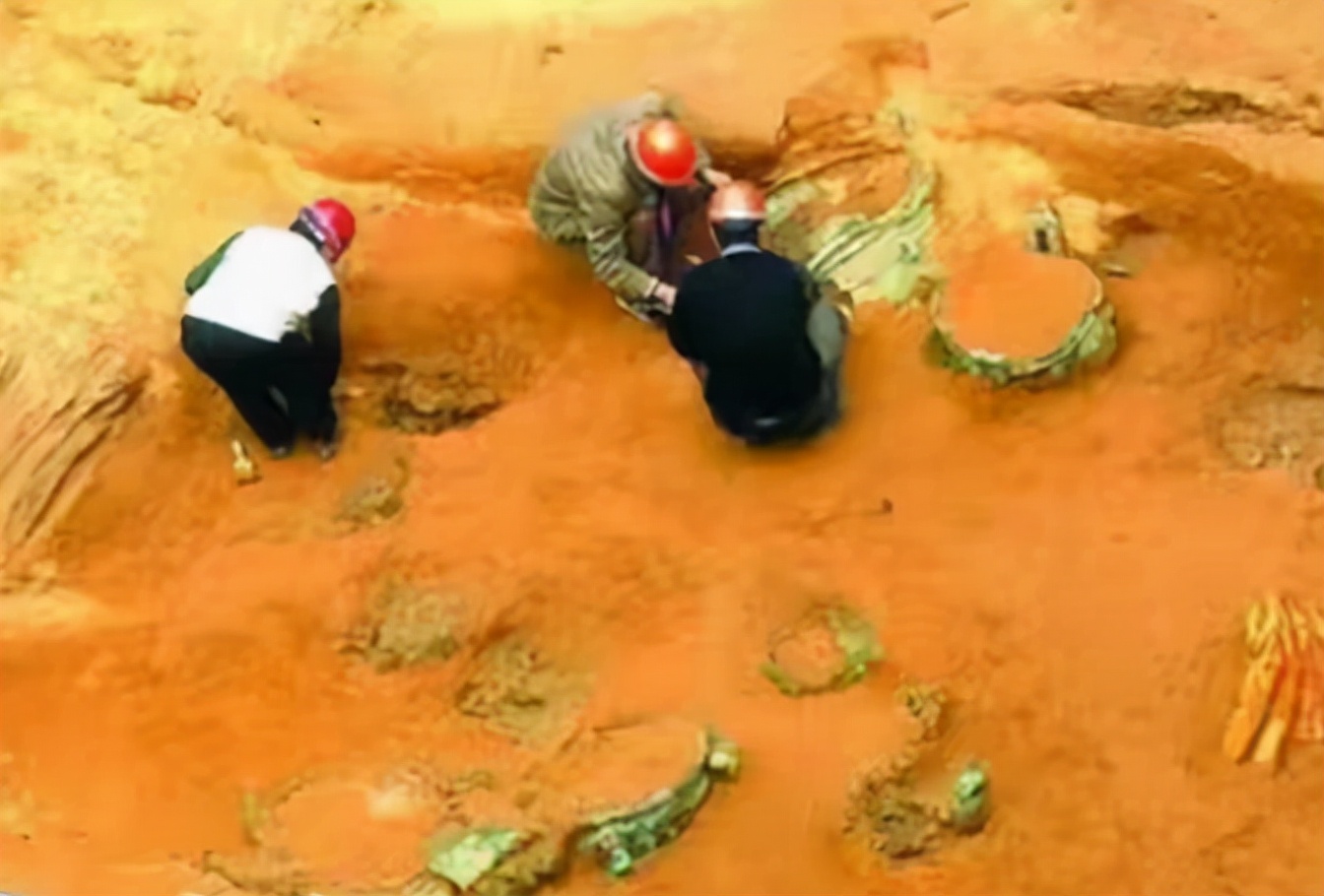 西安挖出219块金饼,烧砖挖出价值20亿的金饼