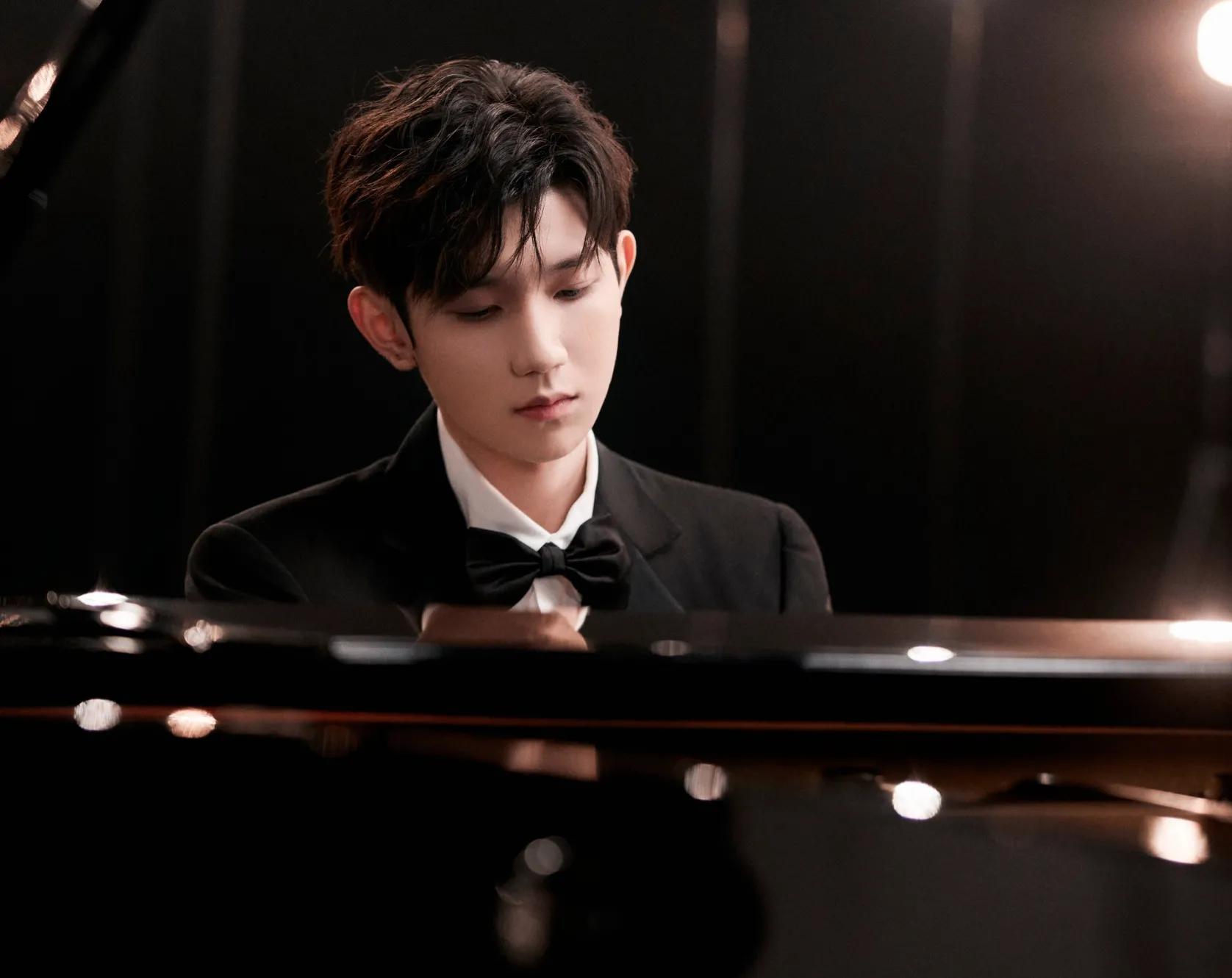 王源夏野首张实体专辑,王源夏野专辑预售上架