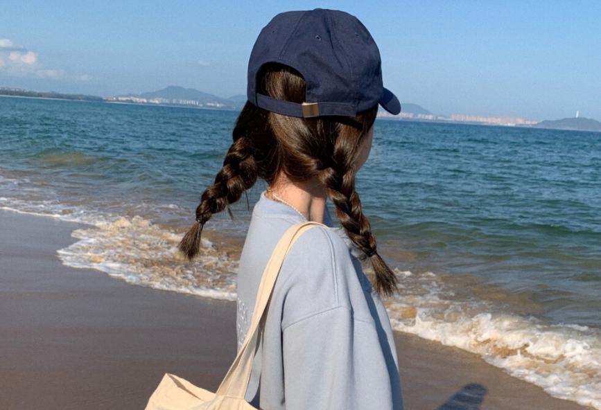 婆婆和老公背着我，半夜在厨房啃猪蹄，我气得摔了他们的碗和锅