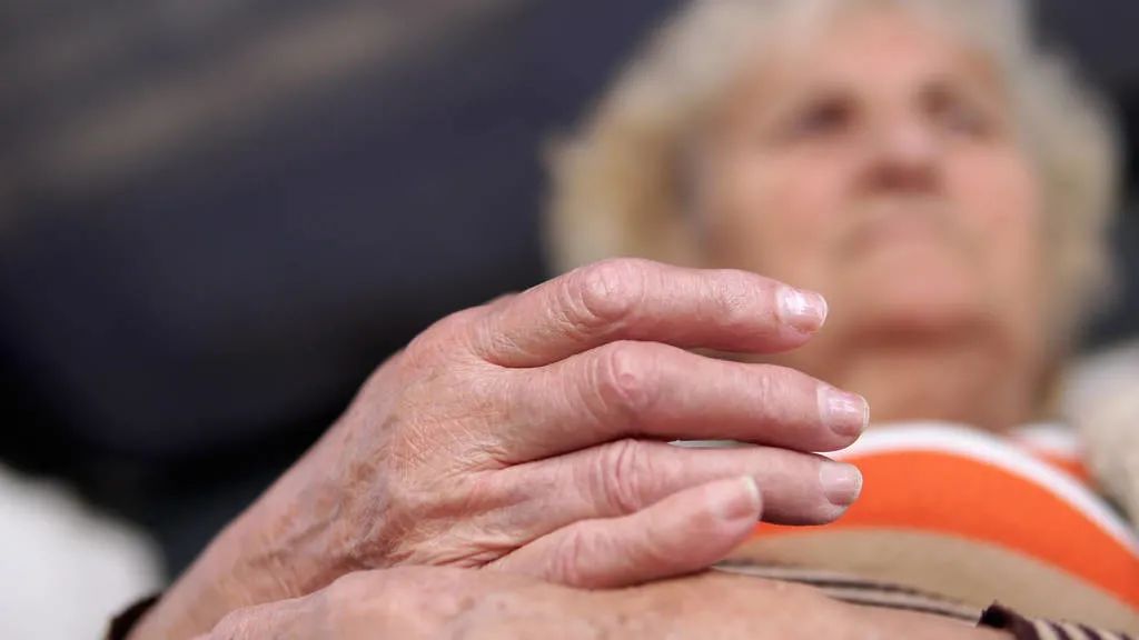 公立医院看病被介绍到私立医院,在私立医院看病越看越严重怎么办