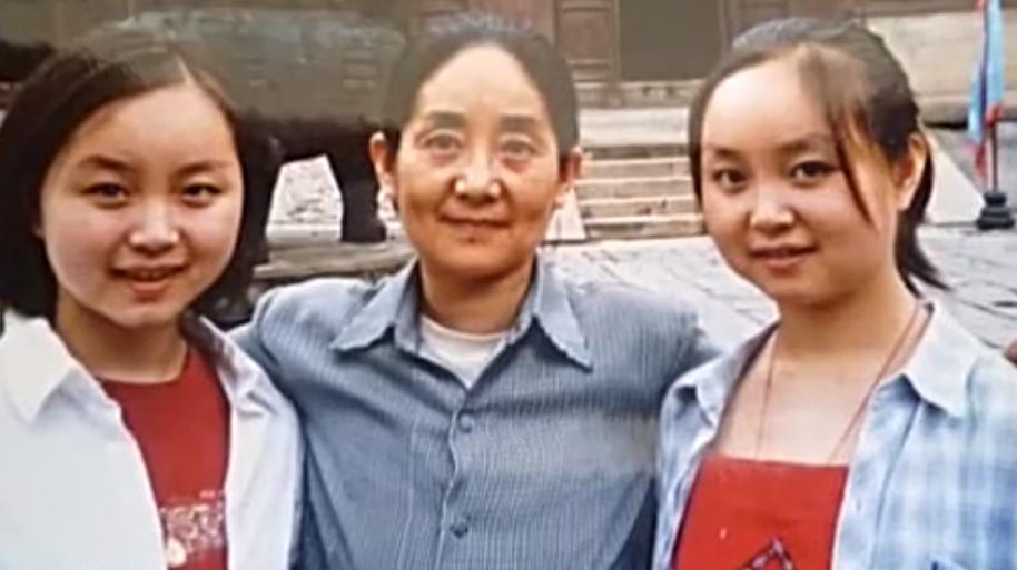 2012年，北京女孩考上清华，不久后却选择自杀，父亲崩溃大哭