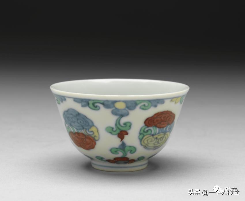 瓷中臻品景德镇,斗彩瓷的历史记录