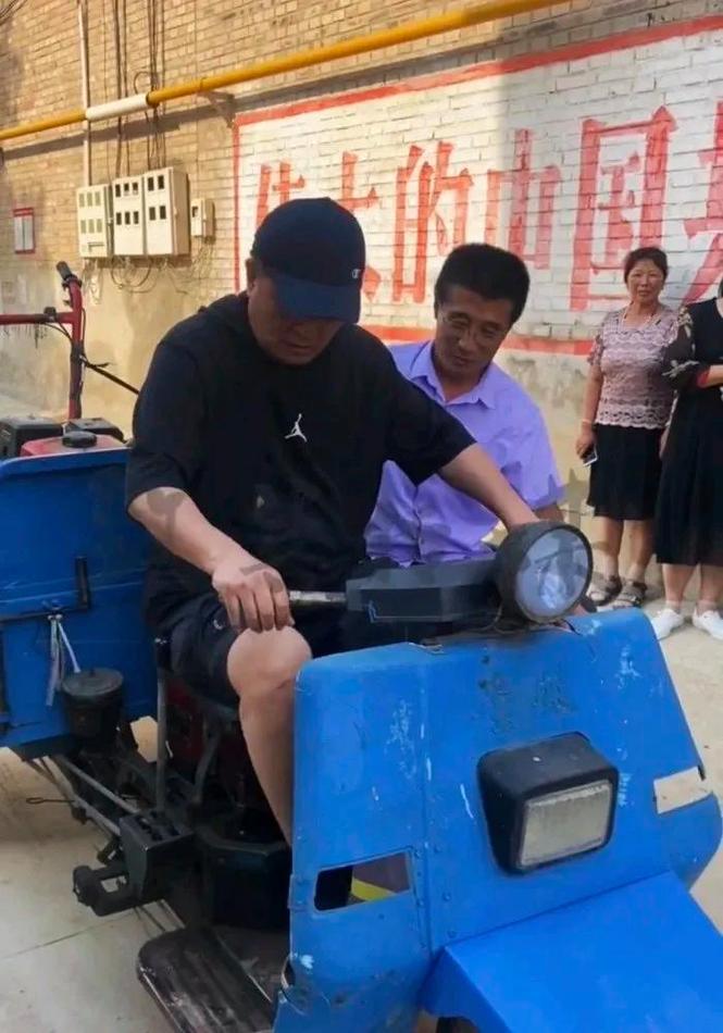 58岁毕福剑离开央视到哪了,离开央视毕福剑现在过得如何