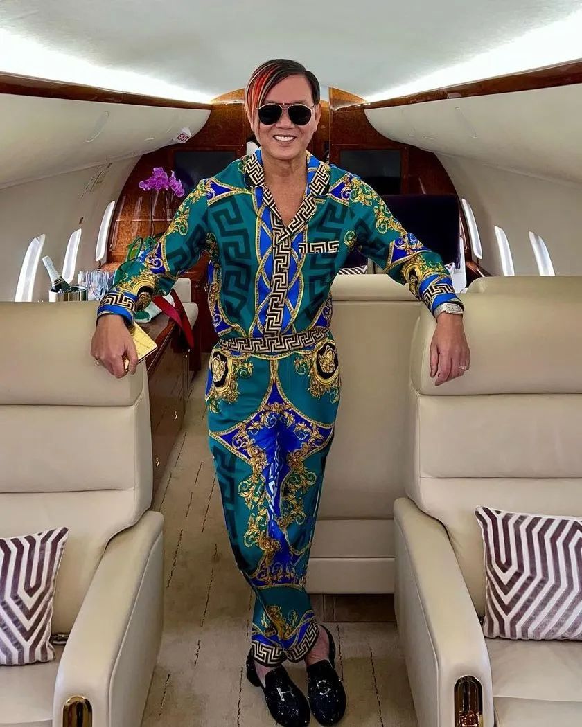 香港富豪上千万买的车,香港富商24辆劳斯莱斯