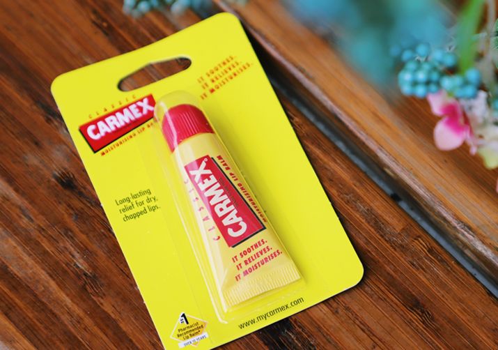 精致女孩随身必备——这些润唇膏给你一个湿润的吻