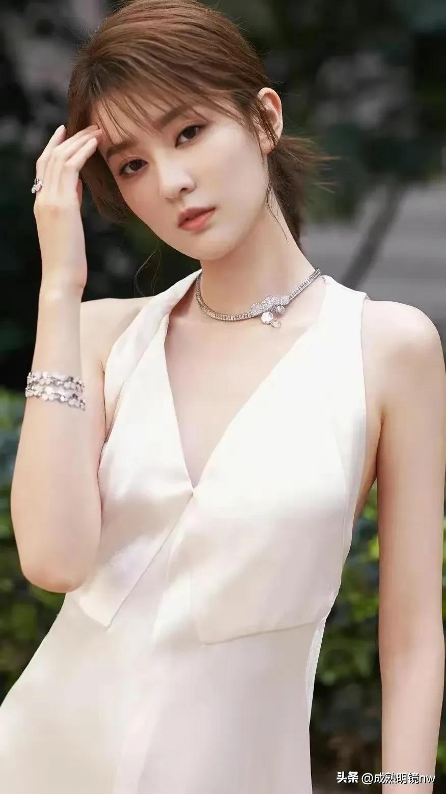 乔欣清新的写真照壁纸,乔欣古装写真照是什么