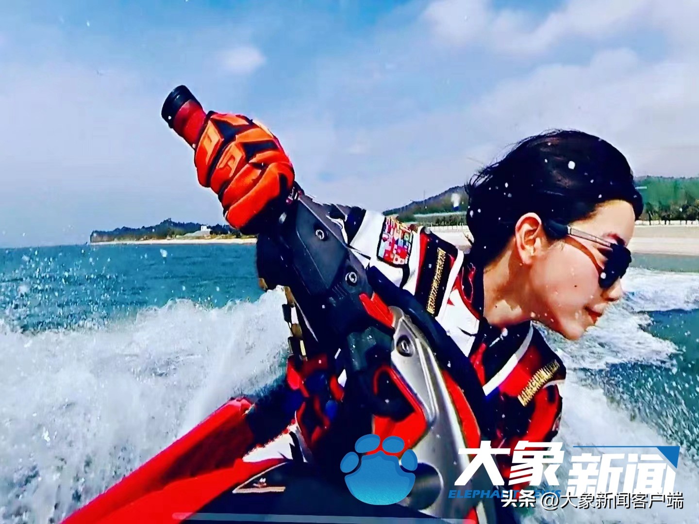 何灏浩在美人鱼中饰演谁,何灏浩的水下舞蹈